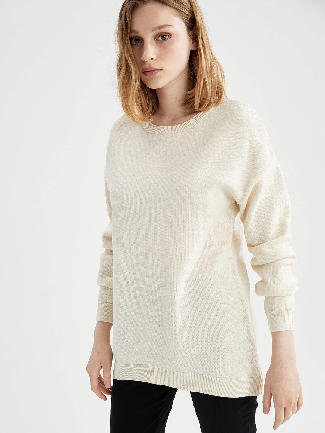 

DeFacto Women Cream-Coloured Solid Longline Pullover Sweater