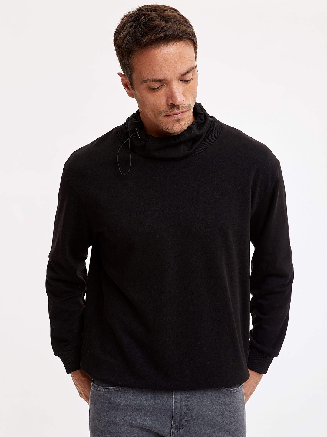 

DeFacto Men Black Turtle Neck Oversized Sweatshirt