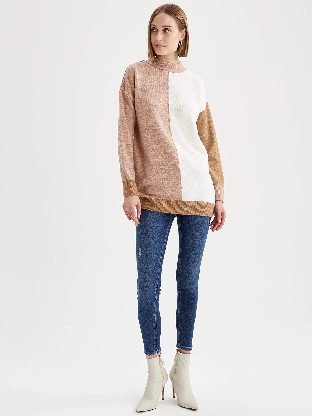 

DeFacto Women Pink Colourblocked Sweatshirt