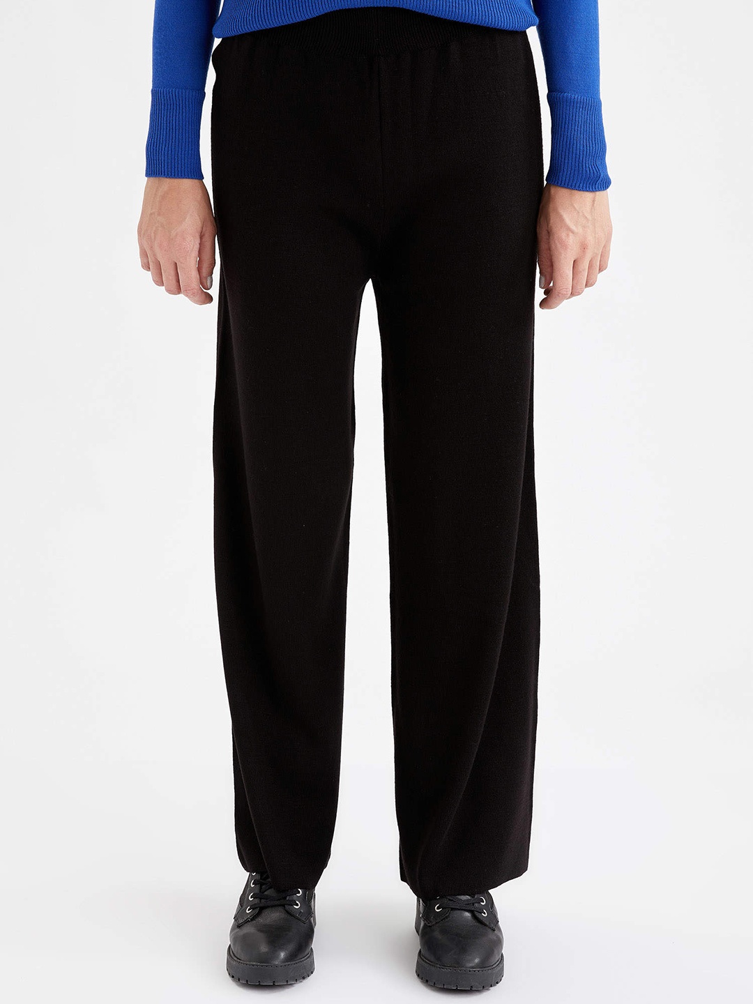 

DeFacto Women Black Pleated Parallel Trousers