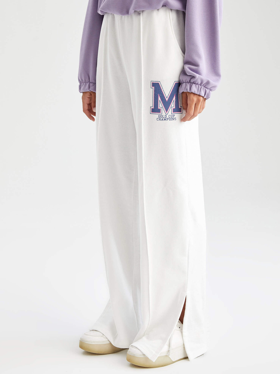 

DeFacto Women White Printed Side Slit Parallel Trousers