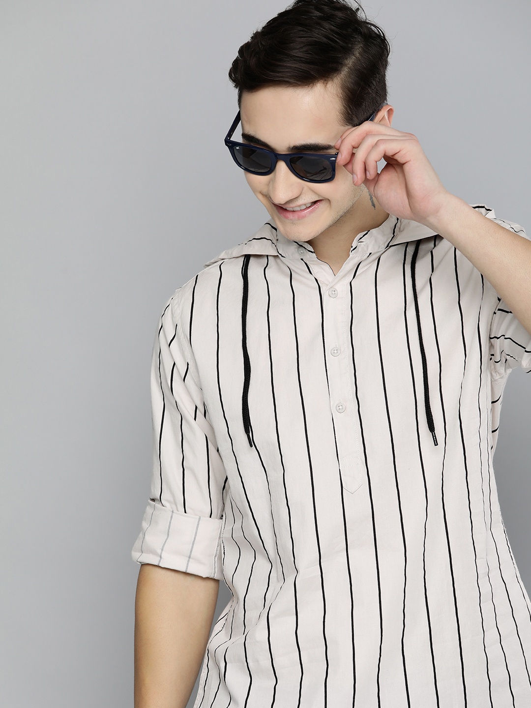 

HERE&NOW Men White & Black Striped Slim Fit Pure Cotton Hooded Casual Shirt