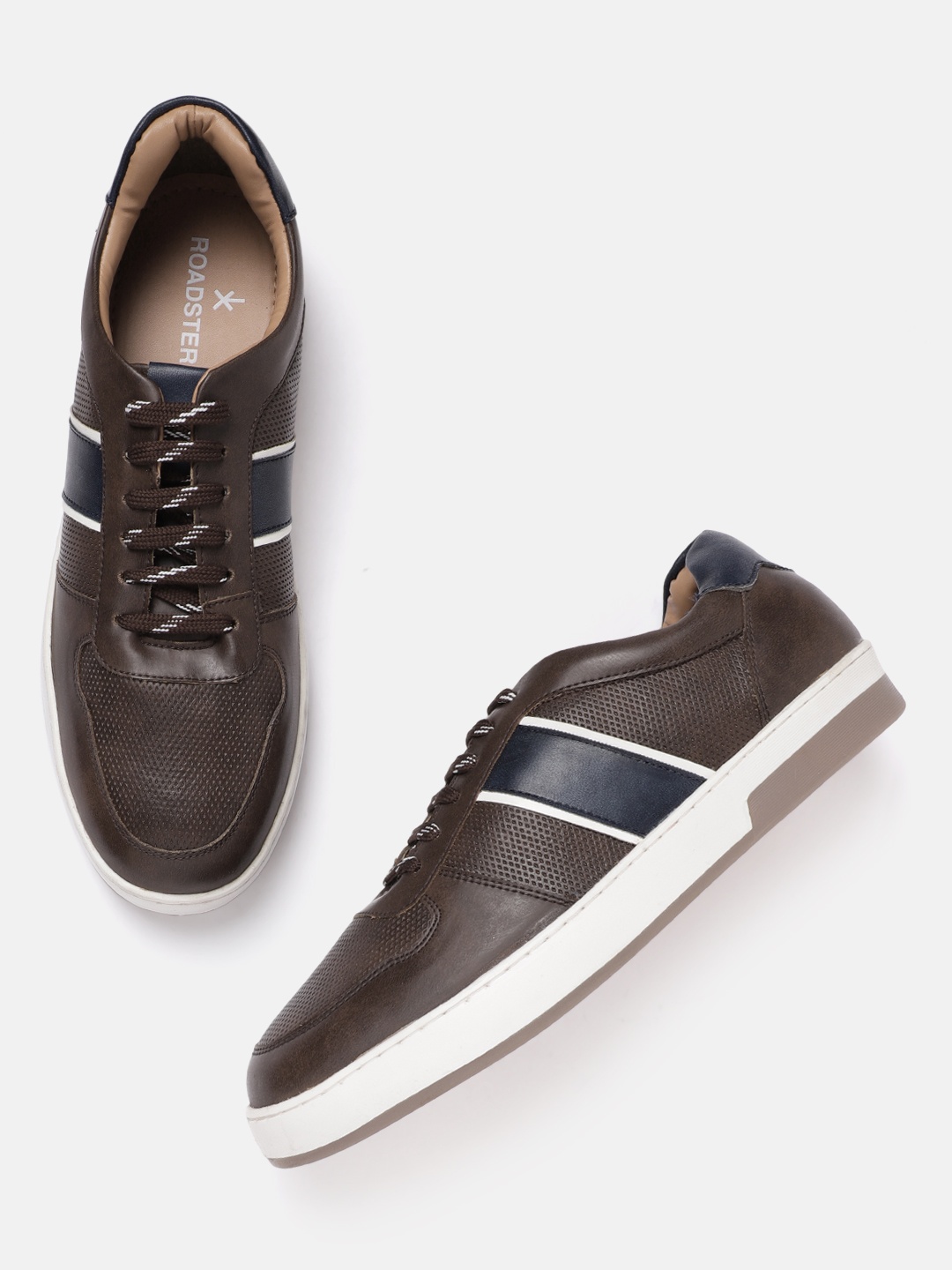 

The Roadster Lifestyle Co Men Brown Textured Sneakers