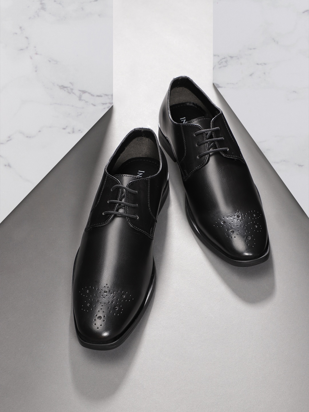 

INVICTUS Men Black Solid Formal Derbys with Brogue Detail