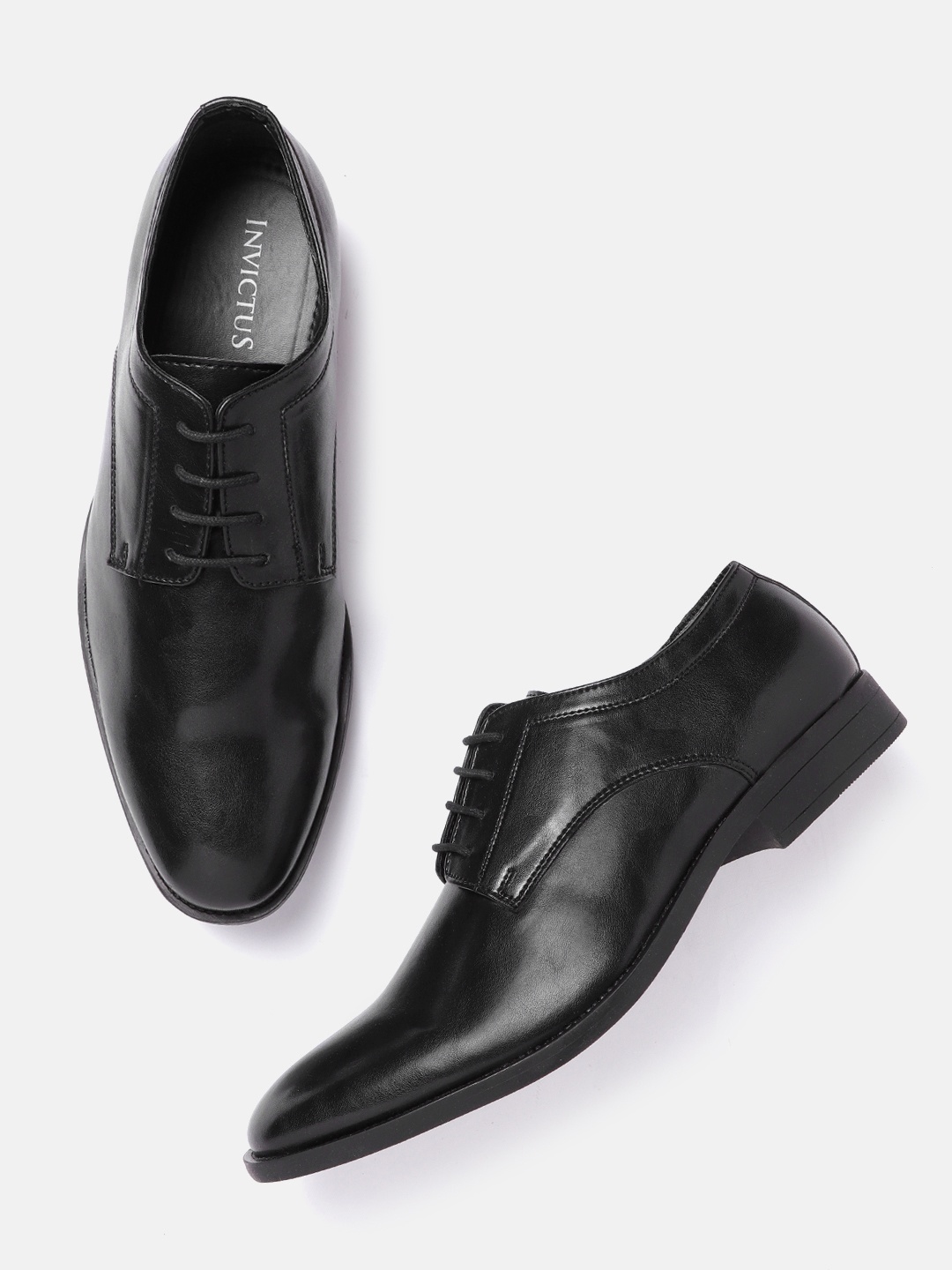 

INVICTUS Men Black Solid Formal Derbys