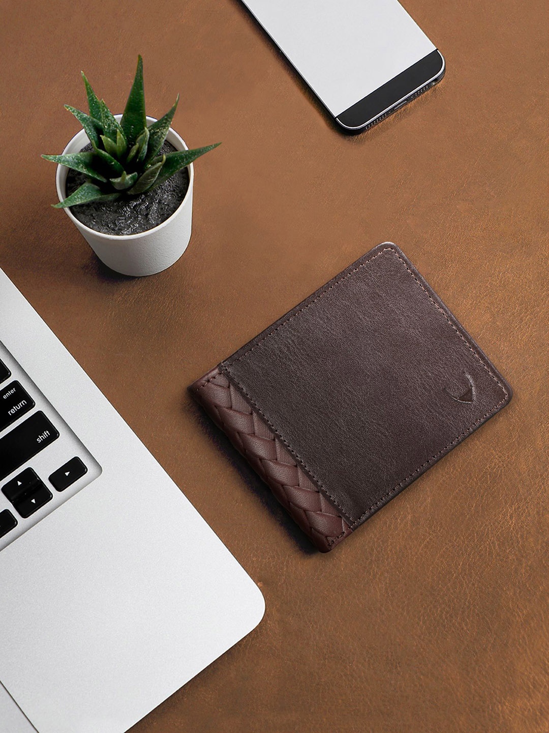 

Hidesign Men Brown Solid Leather Two Fold Wallet