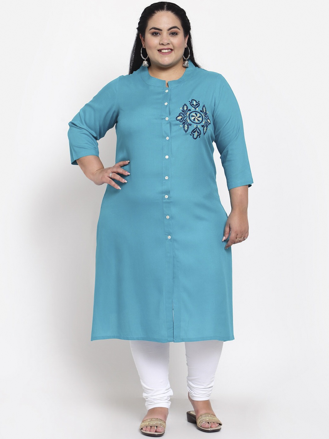 

plusS Women Blue Floral Embroidered Kurta