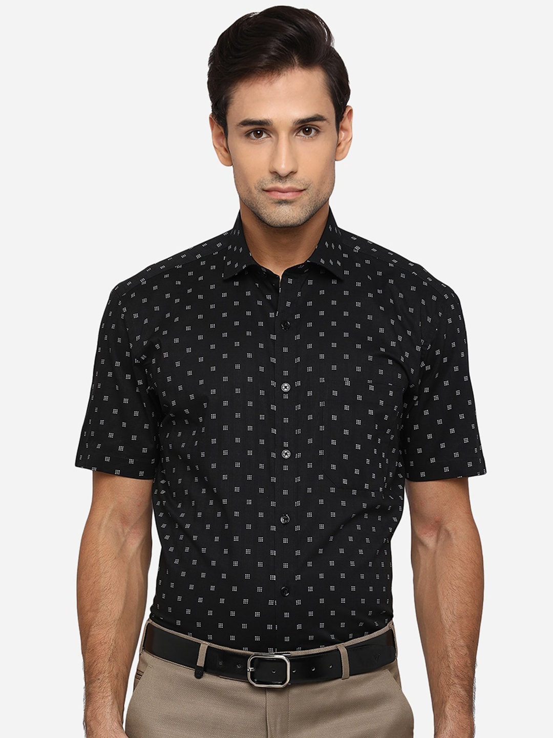 

JADE BLUE Men Black Floral Opaque Printed Formal Shirt