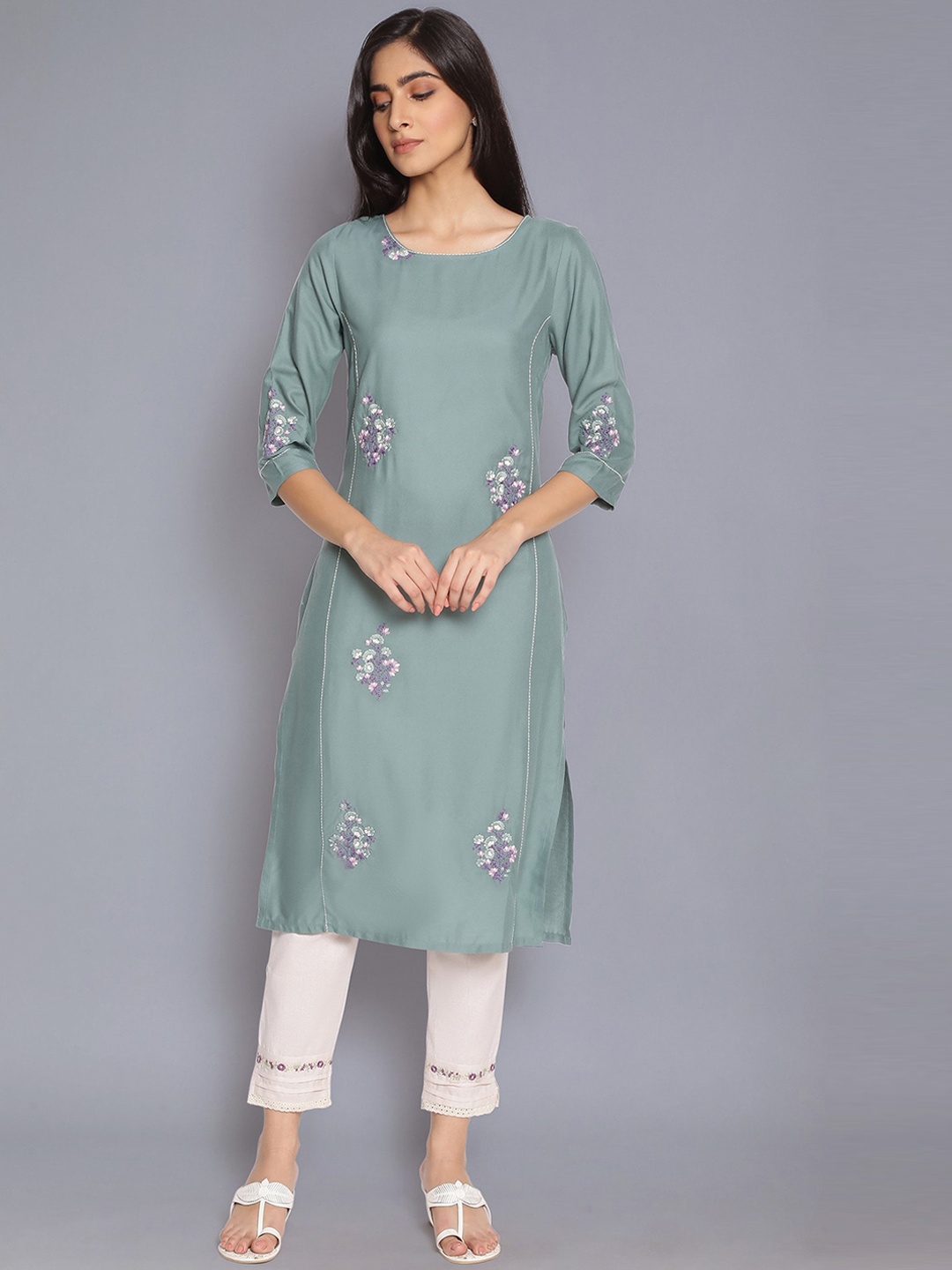 

W Women Green Floral Embroidered Kurta