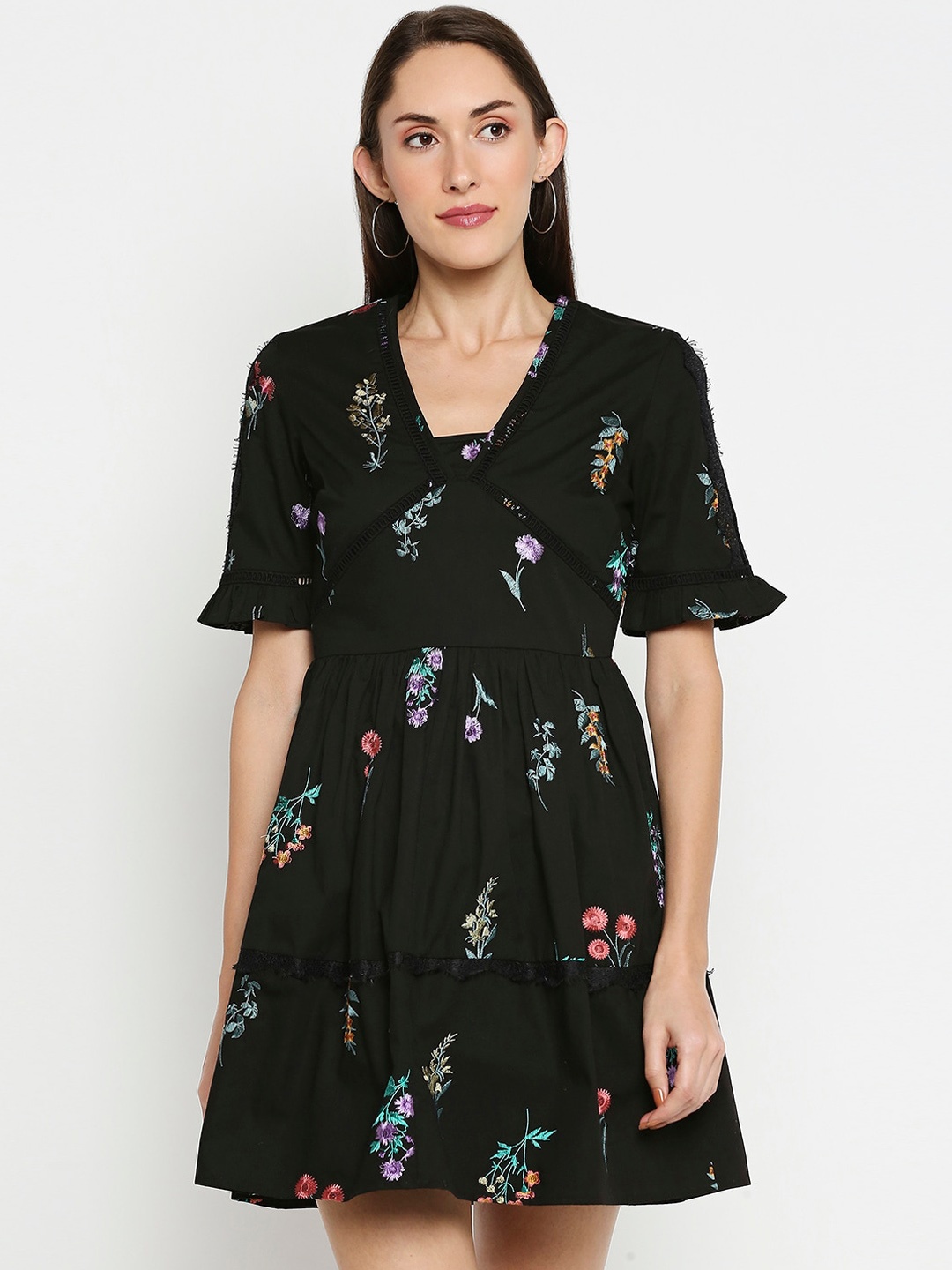 

aaliya Black Floral Mini Dress