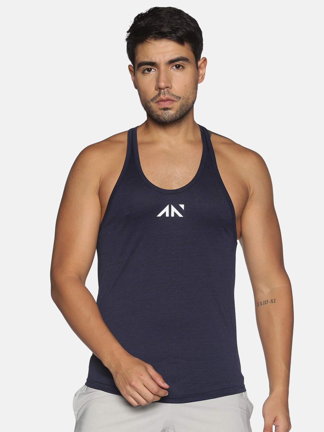 

AESTHETIC NATION Men Navy Blue Raw Edge Slim Fit T-shirt