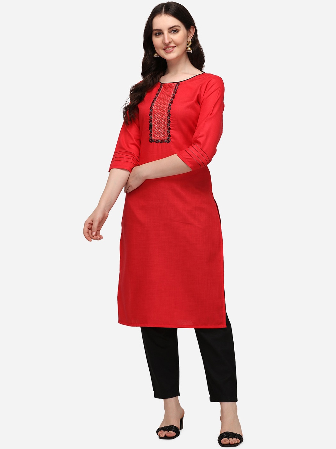 

SAADHVI Women Red Floral Yoke Design Thread Work Cotton Kurta