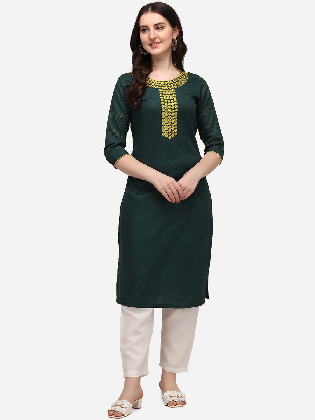 

SAADHVI Women Green Thread Work Kurta