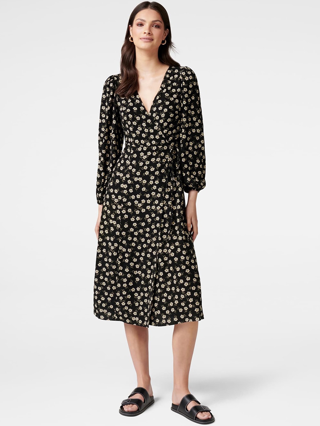 

Forever New Black & Off White Floral Midi Dress