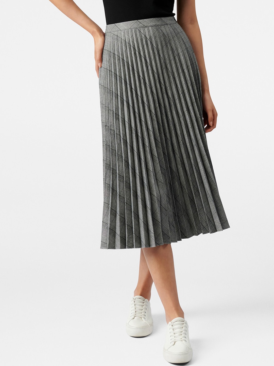 

Forever New Women Grey Checked Accordion Pleated Flared Midi Skirt