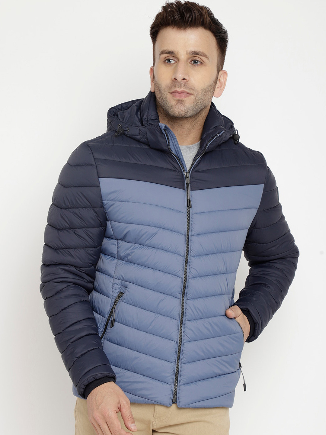 

LURE URBAN Men Blue Colourblocked Puffer Jacket with Patchwork