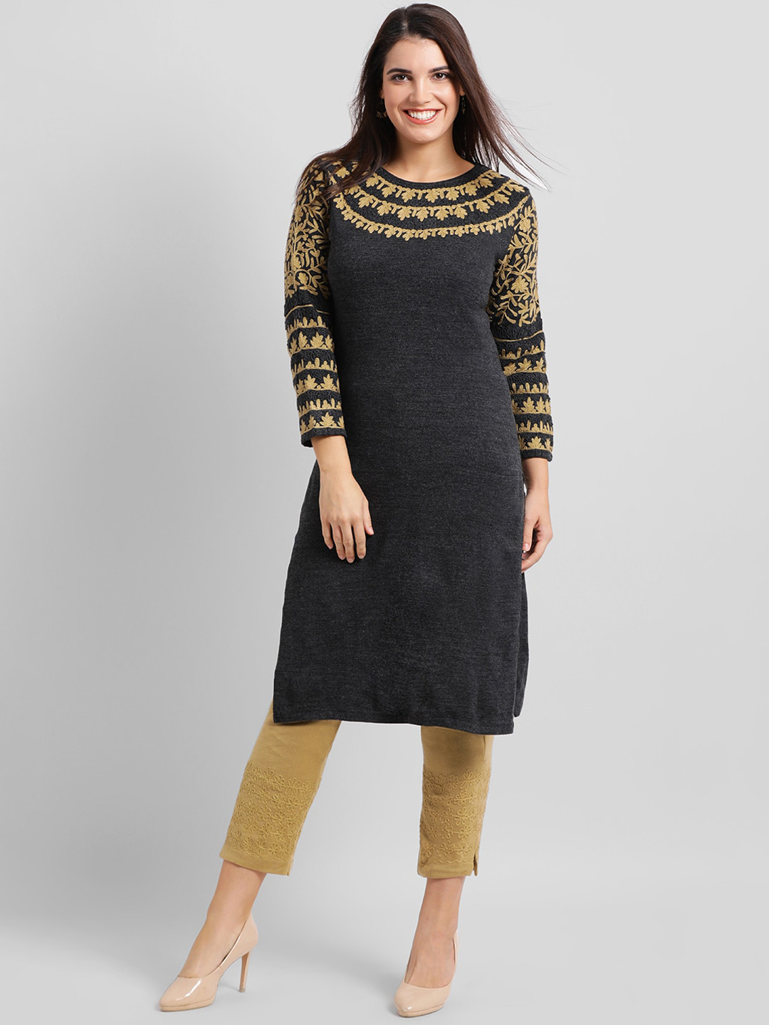 

FABNEST Women Grey & Gold-Toned Geometric Yoke Design Thread Work Kurta