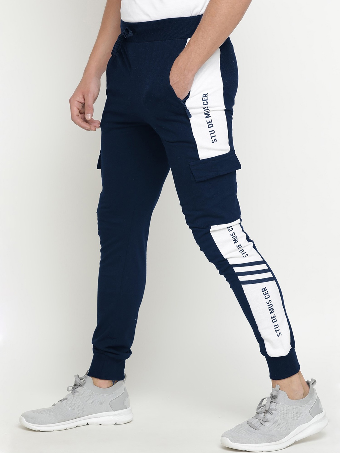

Maniac Men Navy Blue & White Printed Cotton Joggers