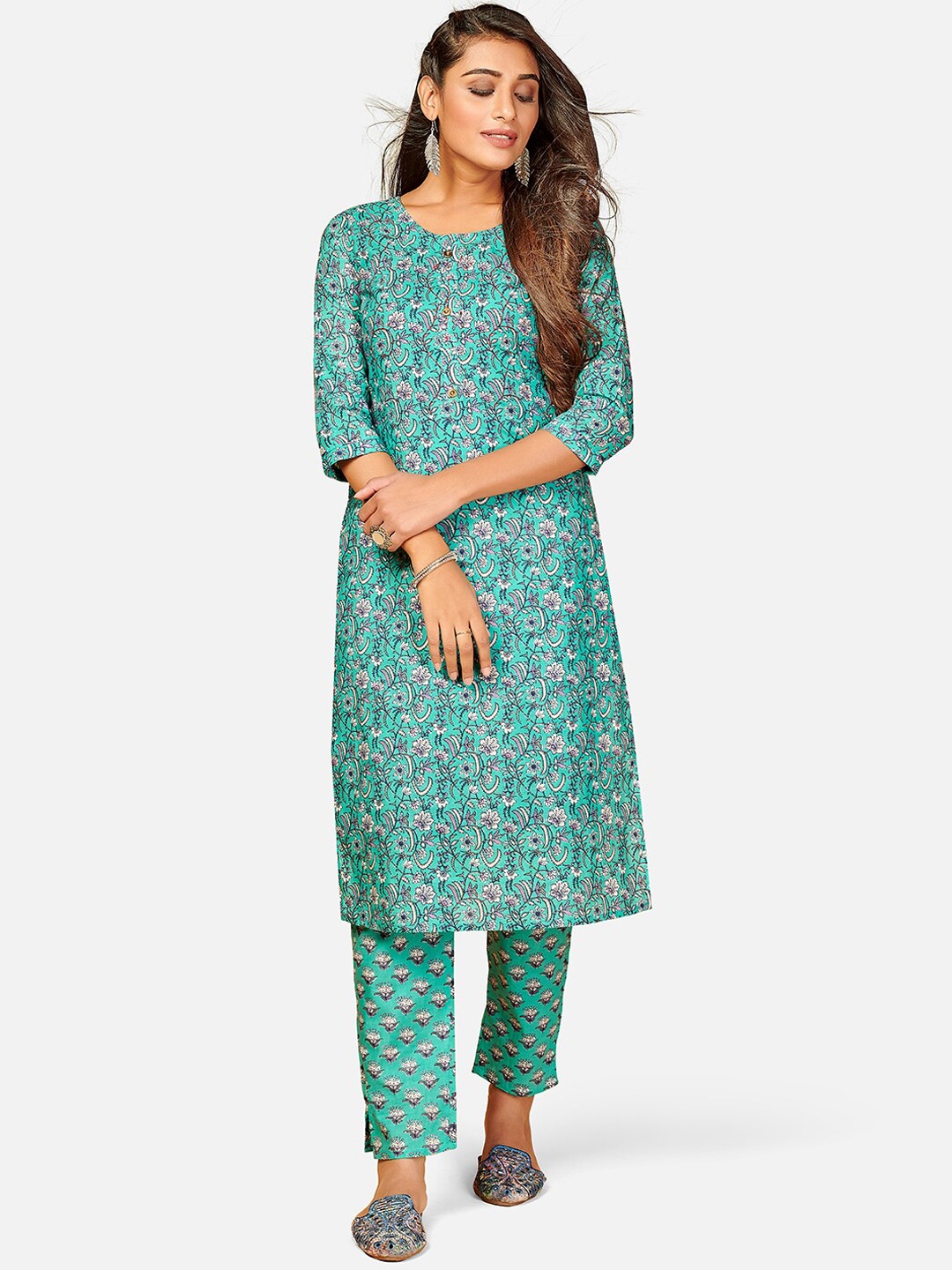 

Vbuyz Women Turquoise Blue & White Floral Printed Pure Cotton Kurta With Trousers