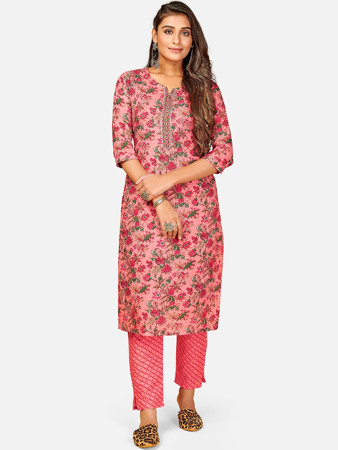 

Vbuyz Women Pink Floral Printed Regular Gotta Patti Pure Cotton Kurta with Trousers