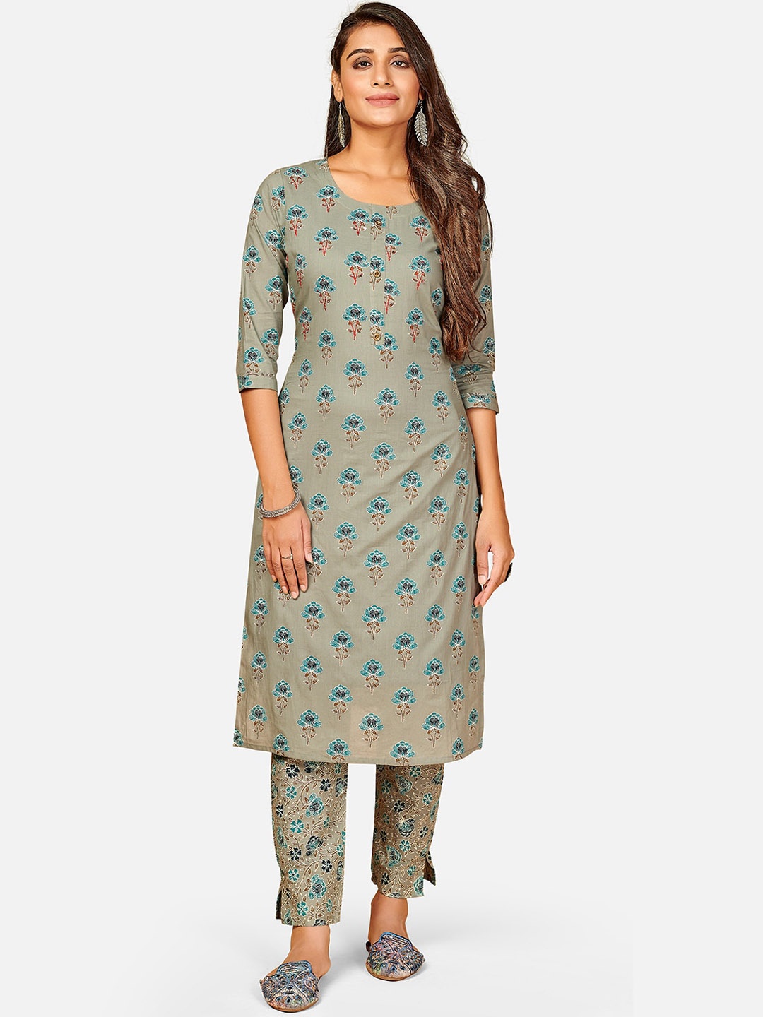 

Vbuyz Women Grey Floral Printed Regular Sequinned Pure Cotton Kurta with Trousers