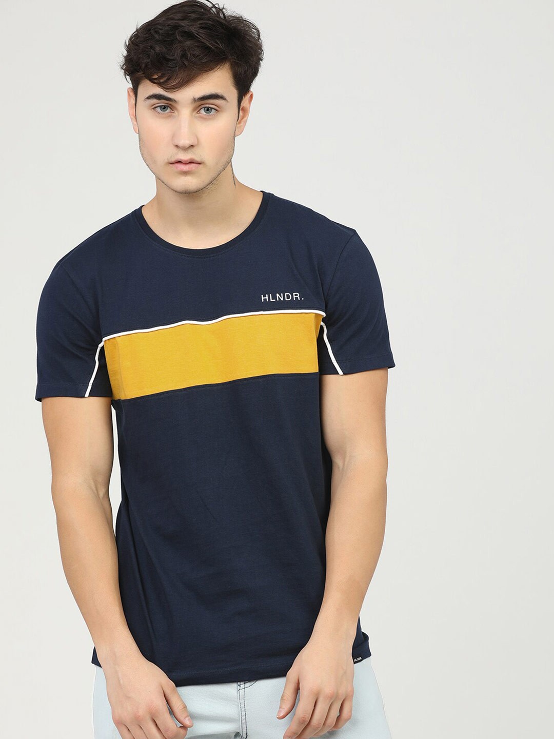 

HIGHLANDER Men Navy Blue & Yellow Colourblocked Slim Fit T-shirt