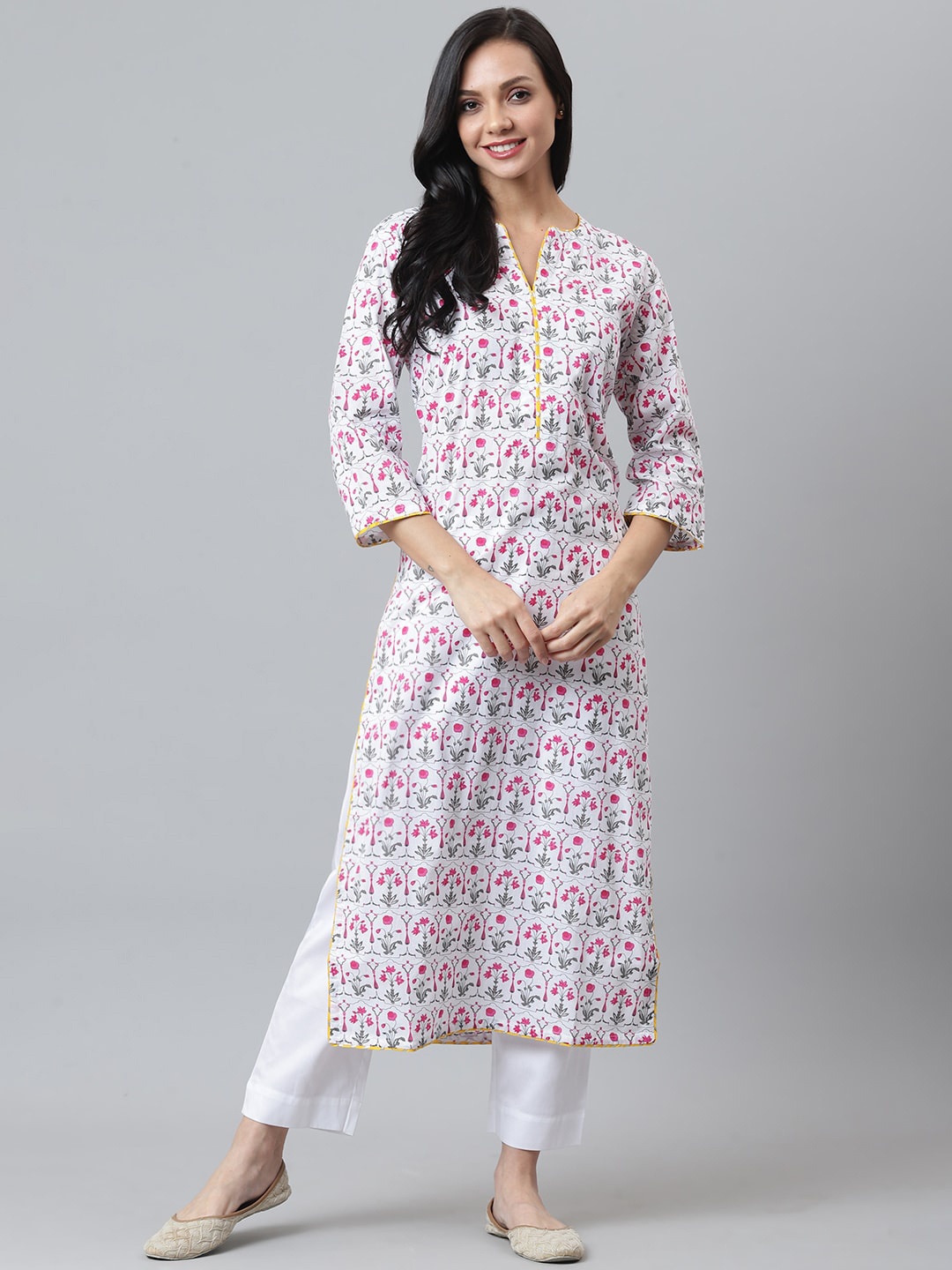 

maaisarah Women Pink Geometric Embroidered Keyhole Neck Flared Sleeves Thread Work Block Print Handloom Kurta