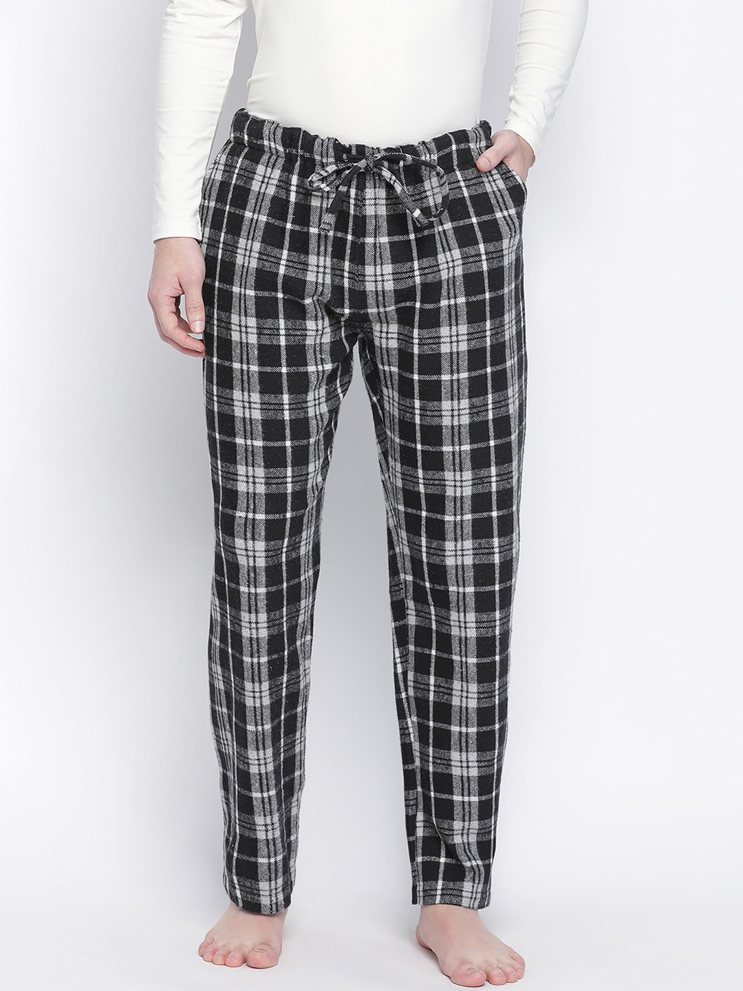 

Oxolloxo Men Black & White Checked Cotton Lounge Pants