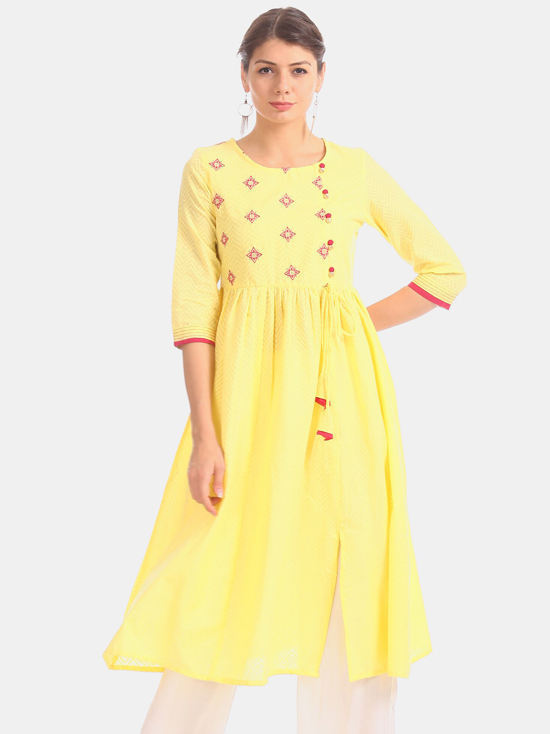 

Anahi Women Yellow Floral Embroidered Thread Work Kurta