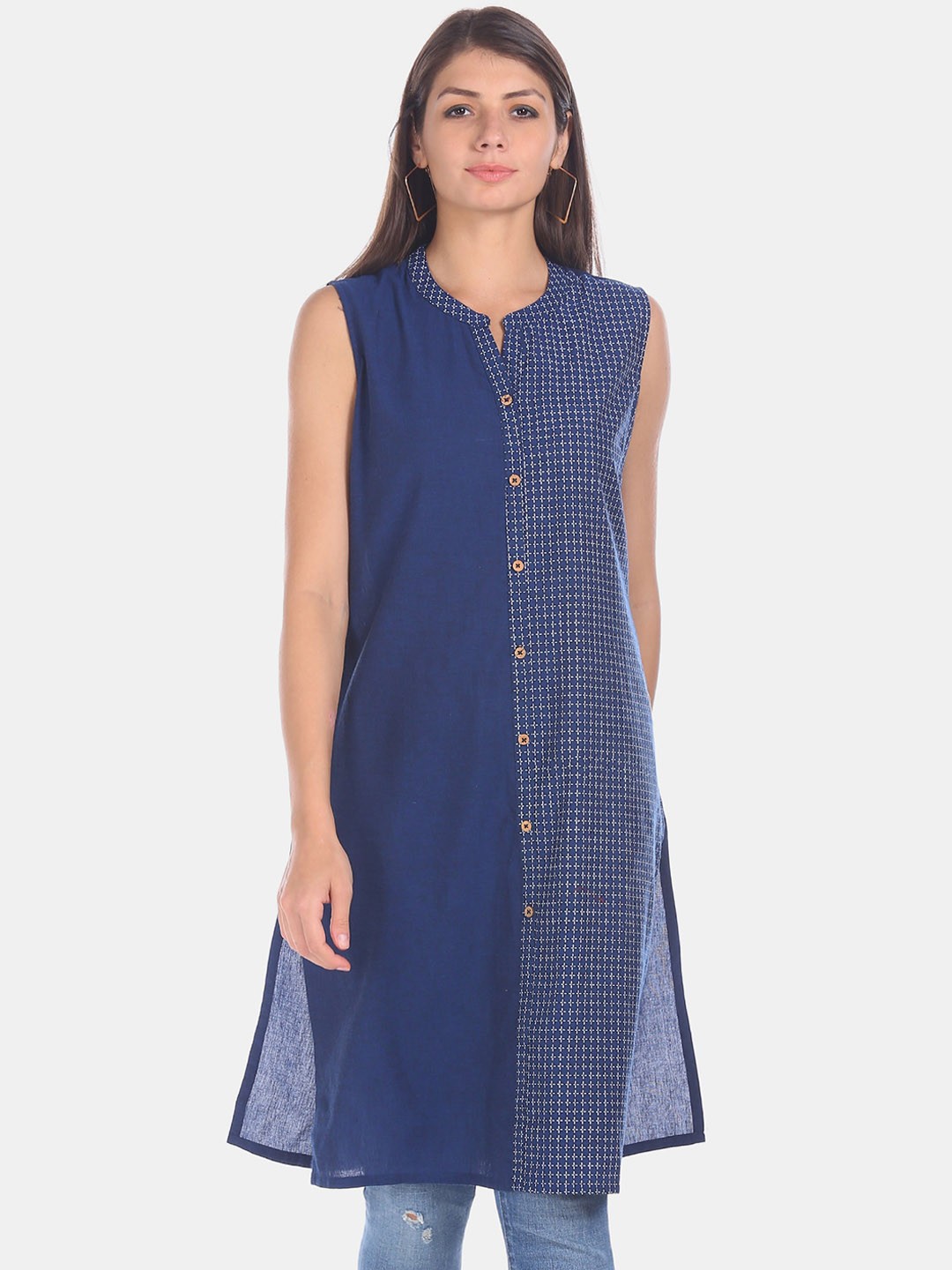 

Karigari Women Blue & White Checked Sleeveless Kurta
