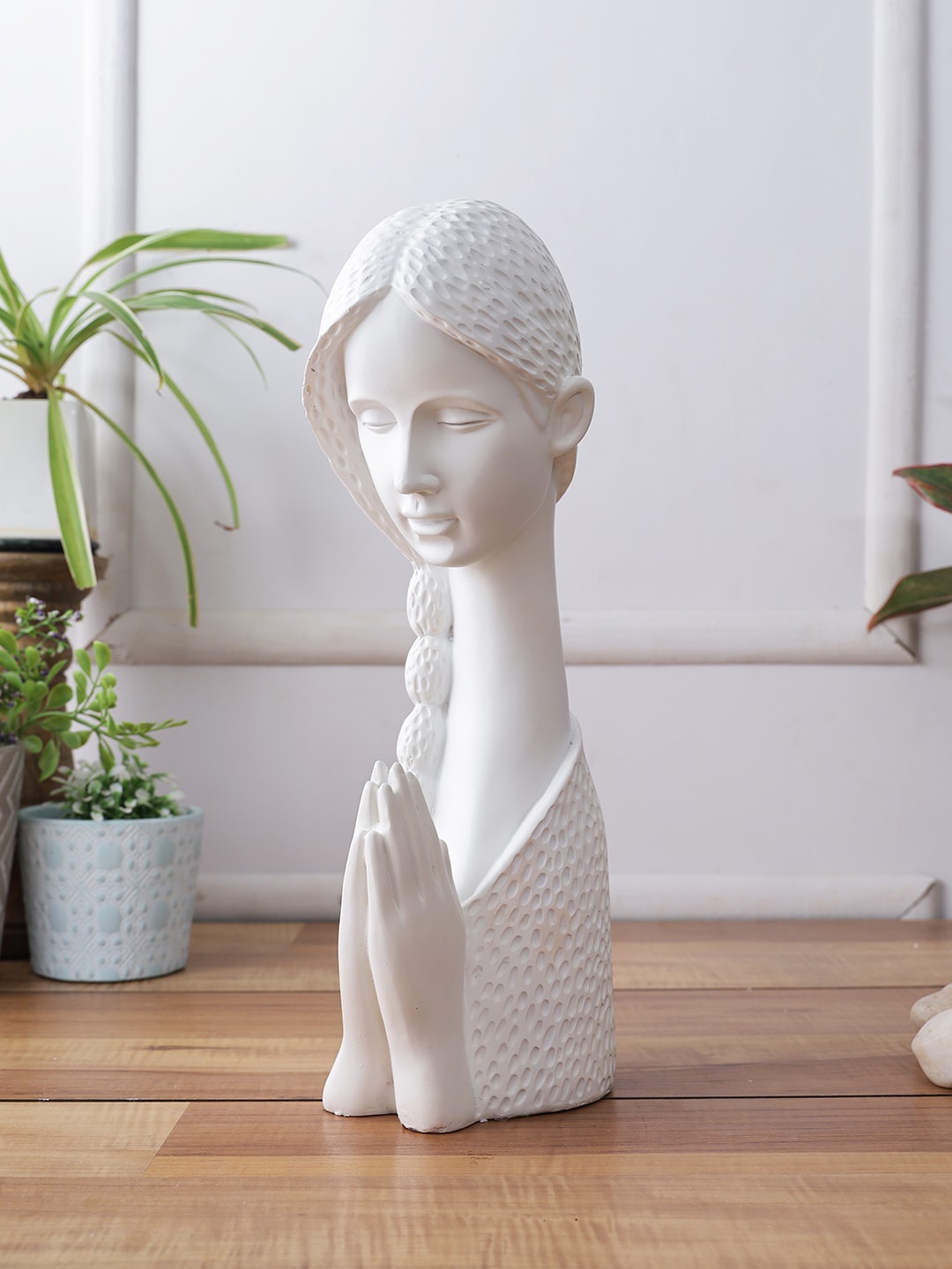 

TAYHAA White Stone Finish Praying Lady Showpiece