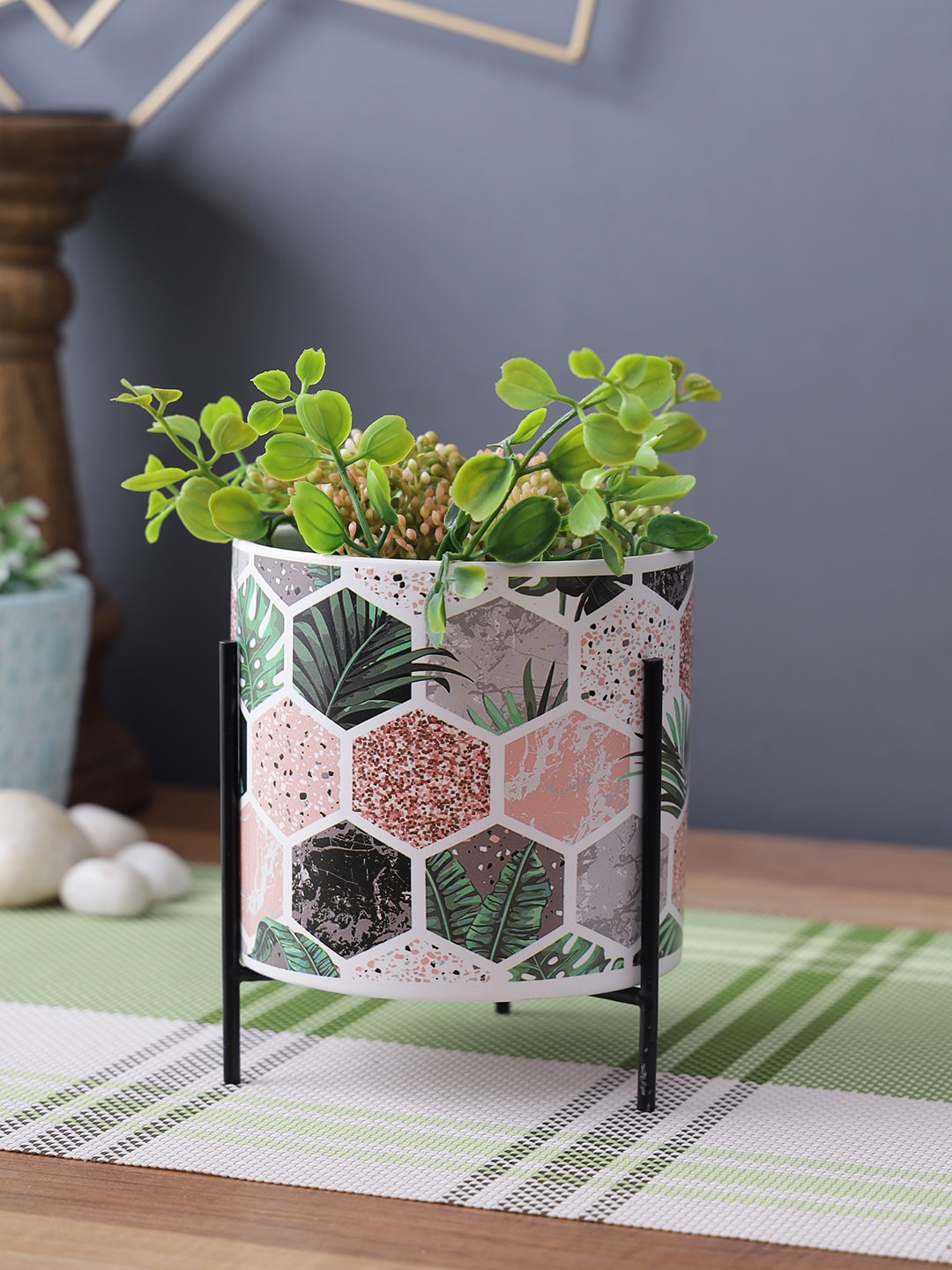 

TAYHAA Multicoloured Honeycomb Print Planter with Stand, Multi