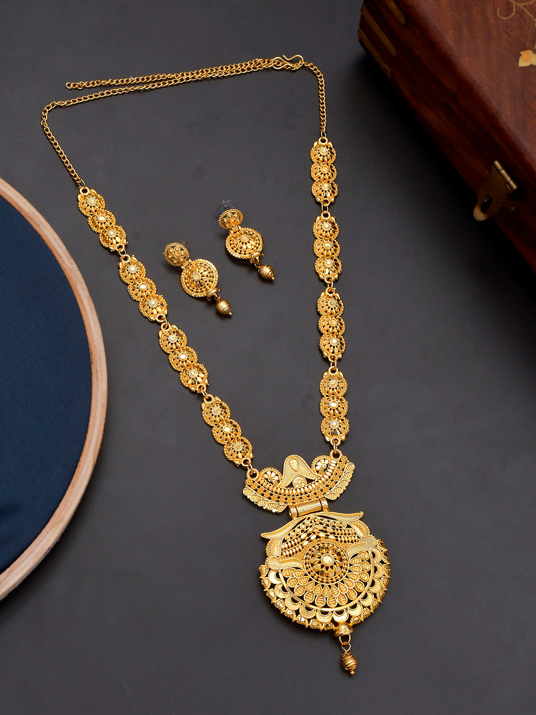 

Silvermerc Designs Gold-Plated Stone-Studded Beaded Handcrafted Temple Jewellery Set
