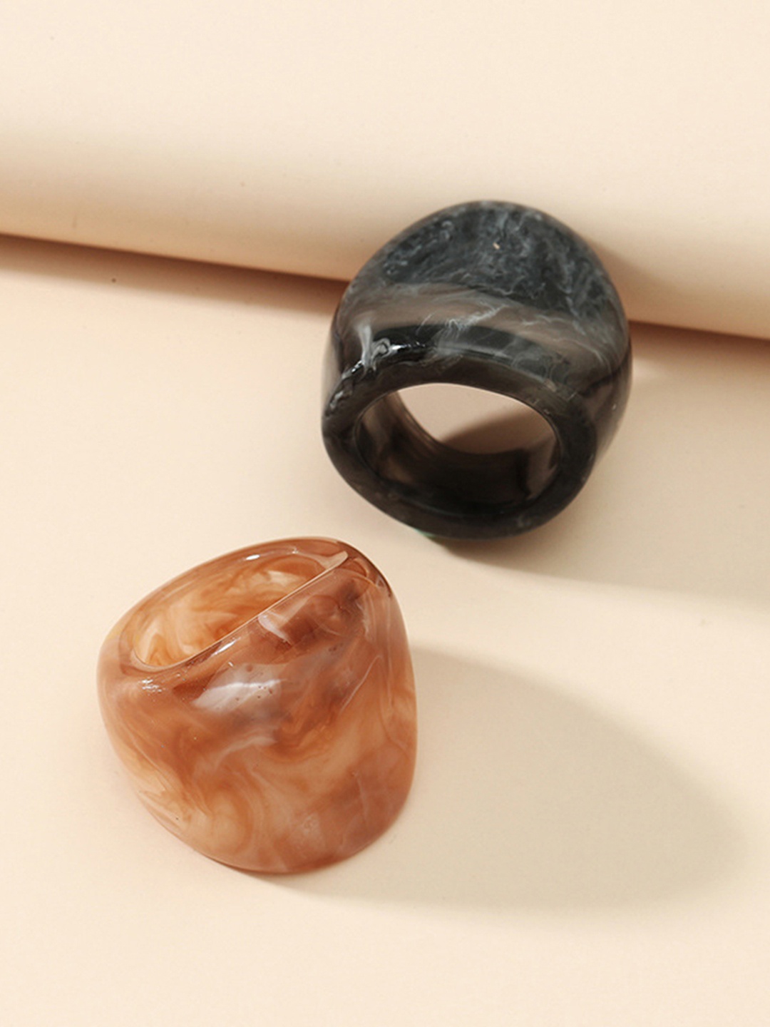 

URBANIC Women Set of 2 Geometric Imitation Finger Rings, Khaki