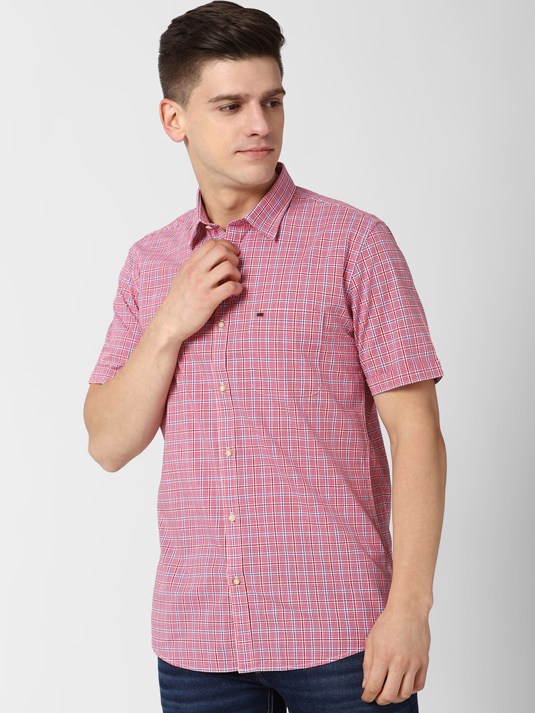 

Peter England Casuals Men Pink Slim Fit Opaque Checked Casual Shirt