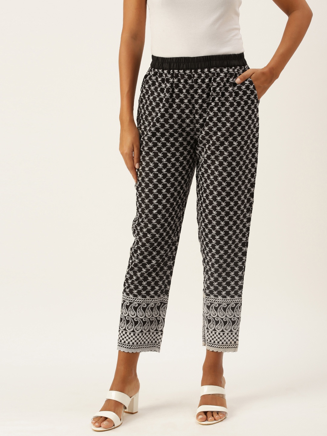 

SWAGG INDIA Women Black Ethnic Motifs Embroidered Pleated Trousers