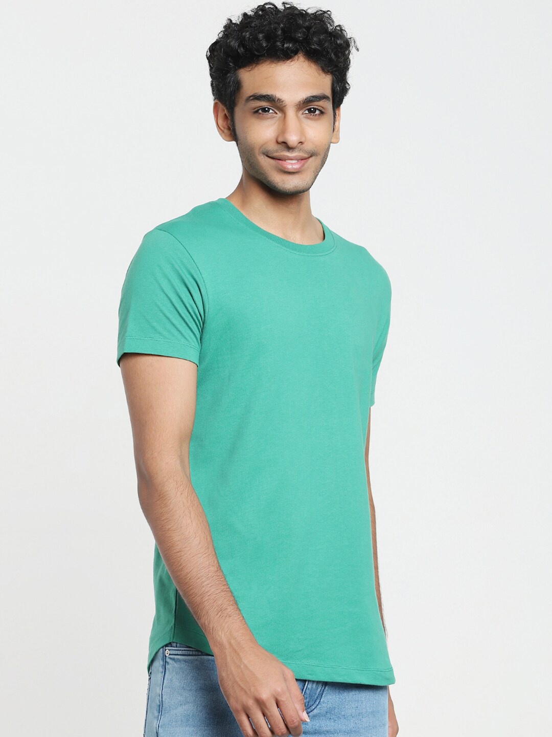 

Bewakoof Men Green Solid T-shirt