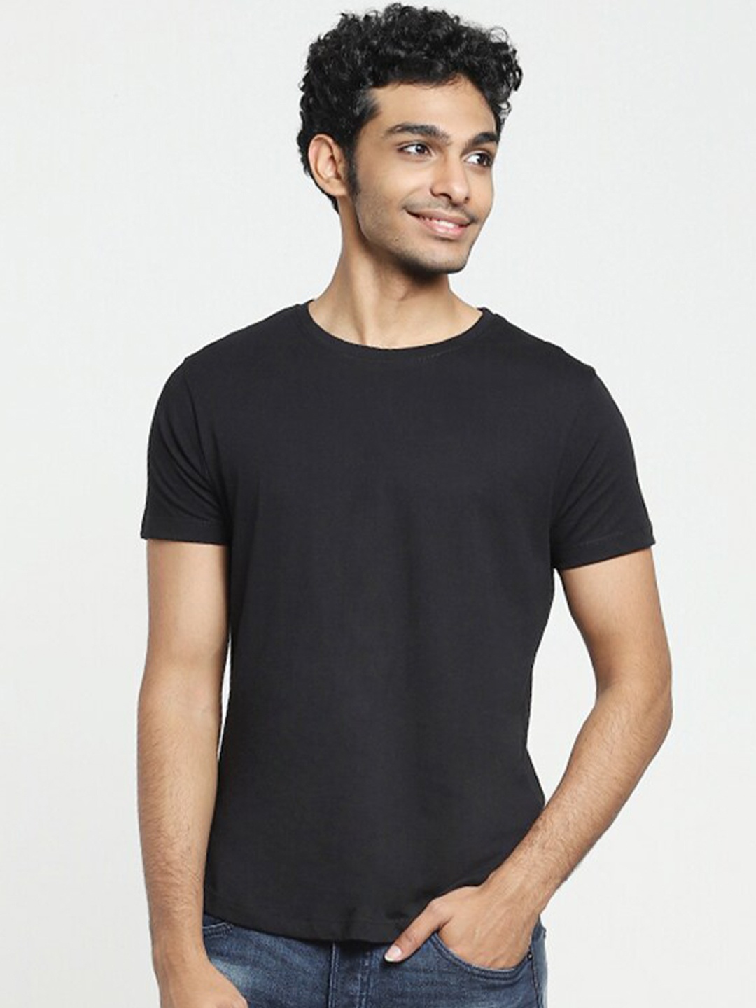 

Bewakoof Men Black Pockets T-shirt
