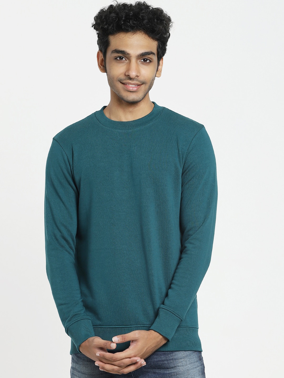 

Bewakoof Men Blue Solid Fleece Sweatshirt