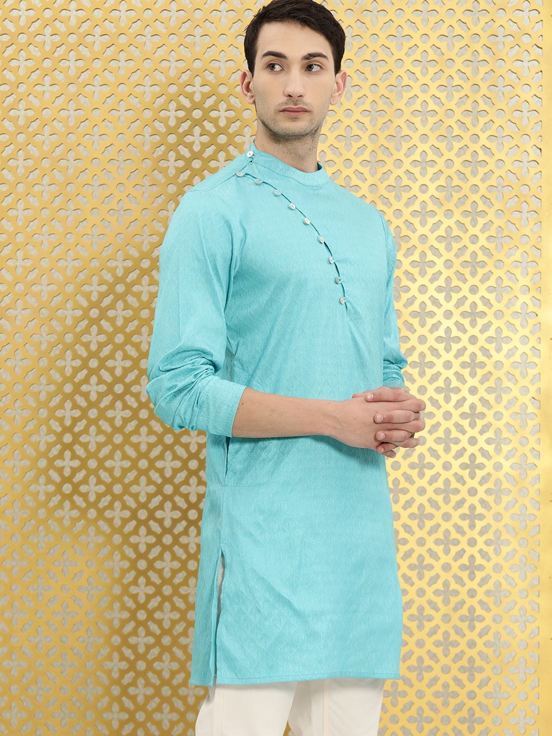 

Ode by House of Pataudi Men Blue Woven Designed Thread Work Kurta