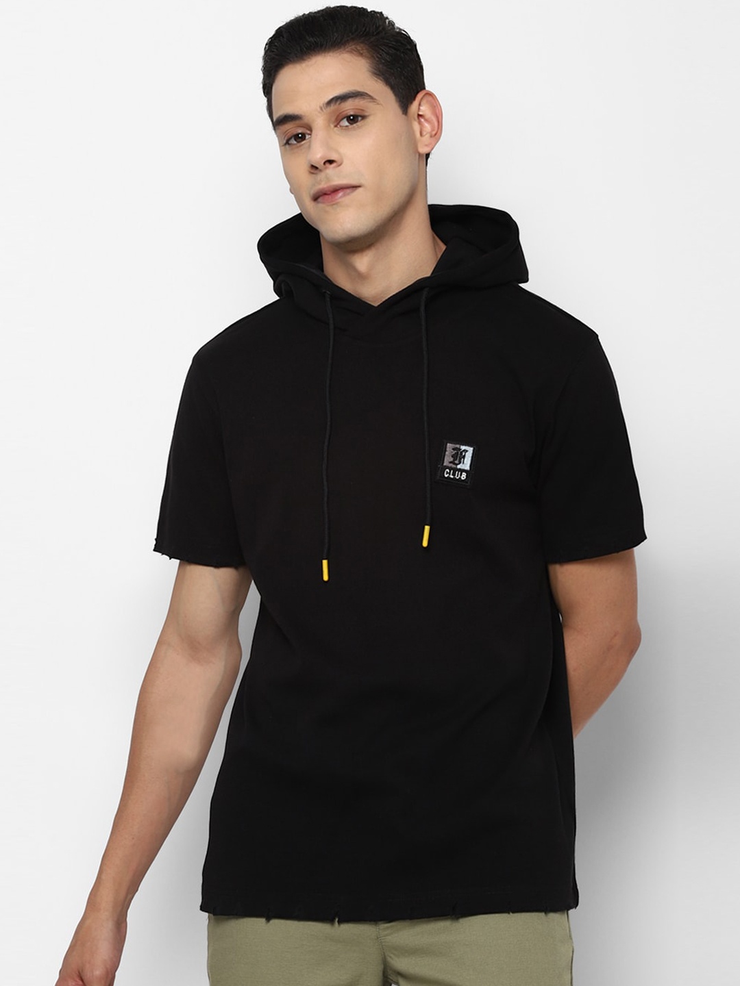 

FOREVER 21 Men Black Solid Hooded Sweatshirt