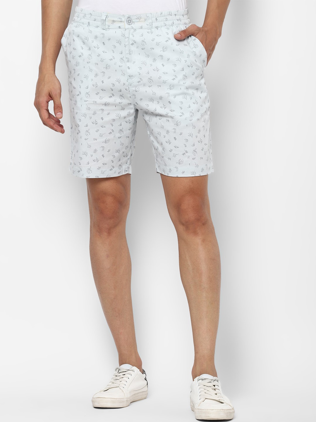 FOREVER 21 Men Blue Floral Printed Pure Cotton Regular Shorts