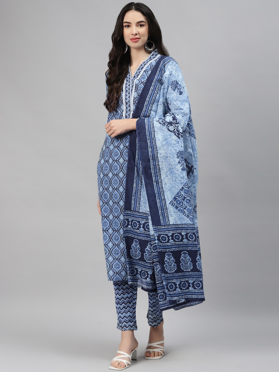 

Ginni Arora Label Women Blue Ethnic Motifs Printed Regular Pure Cotton Kurta with Trousers & With Dupatta