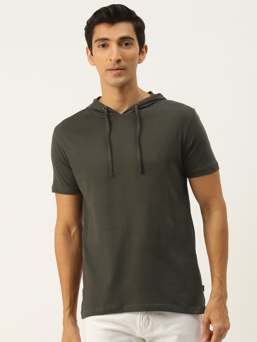 

Rodzen Men Olive Green Slim Fit T-shirt