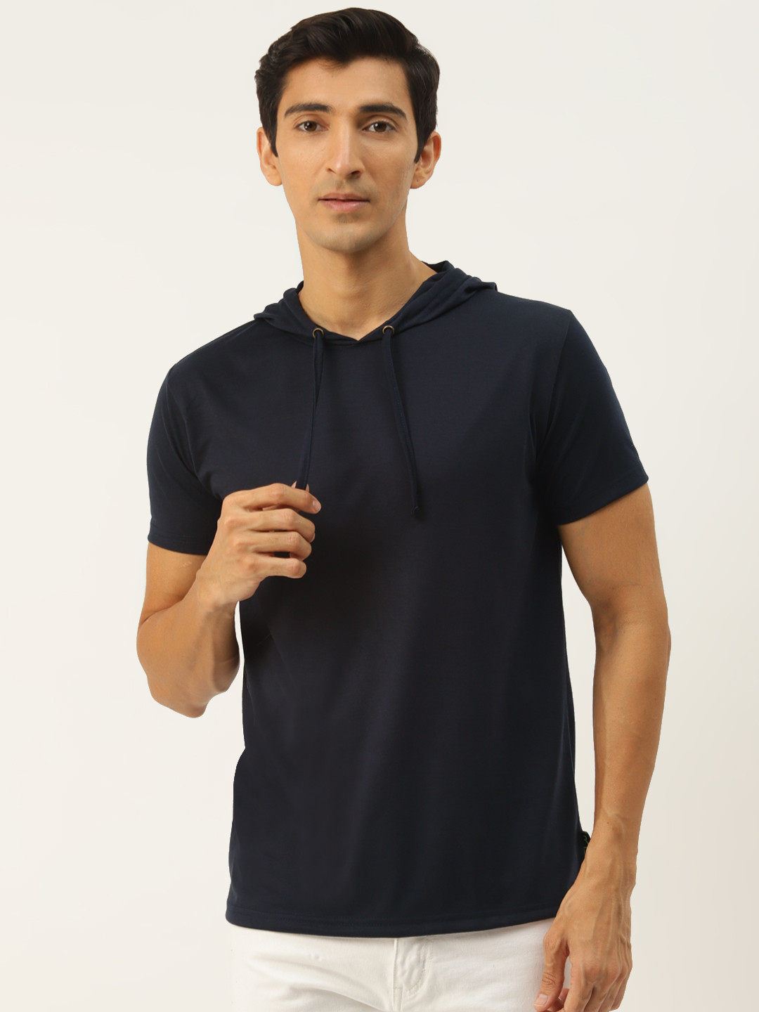 

Rodzen Men Navy Blue Slim Fit T-shirt