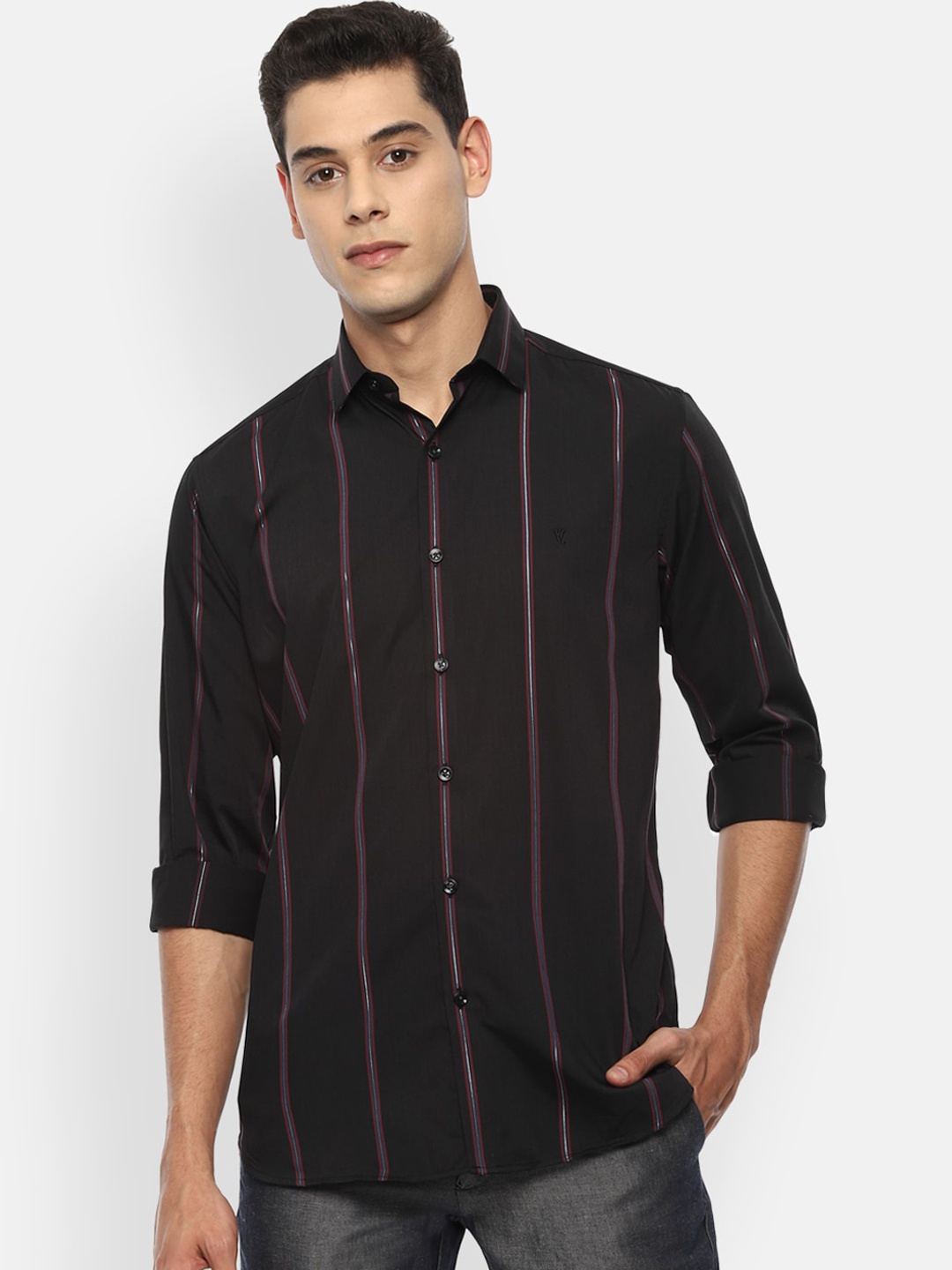 

V Dot Men Black Slim Fit Opaque Striped Casual Shirt