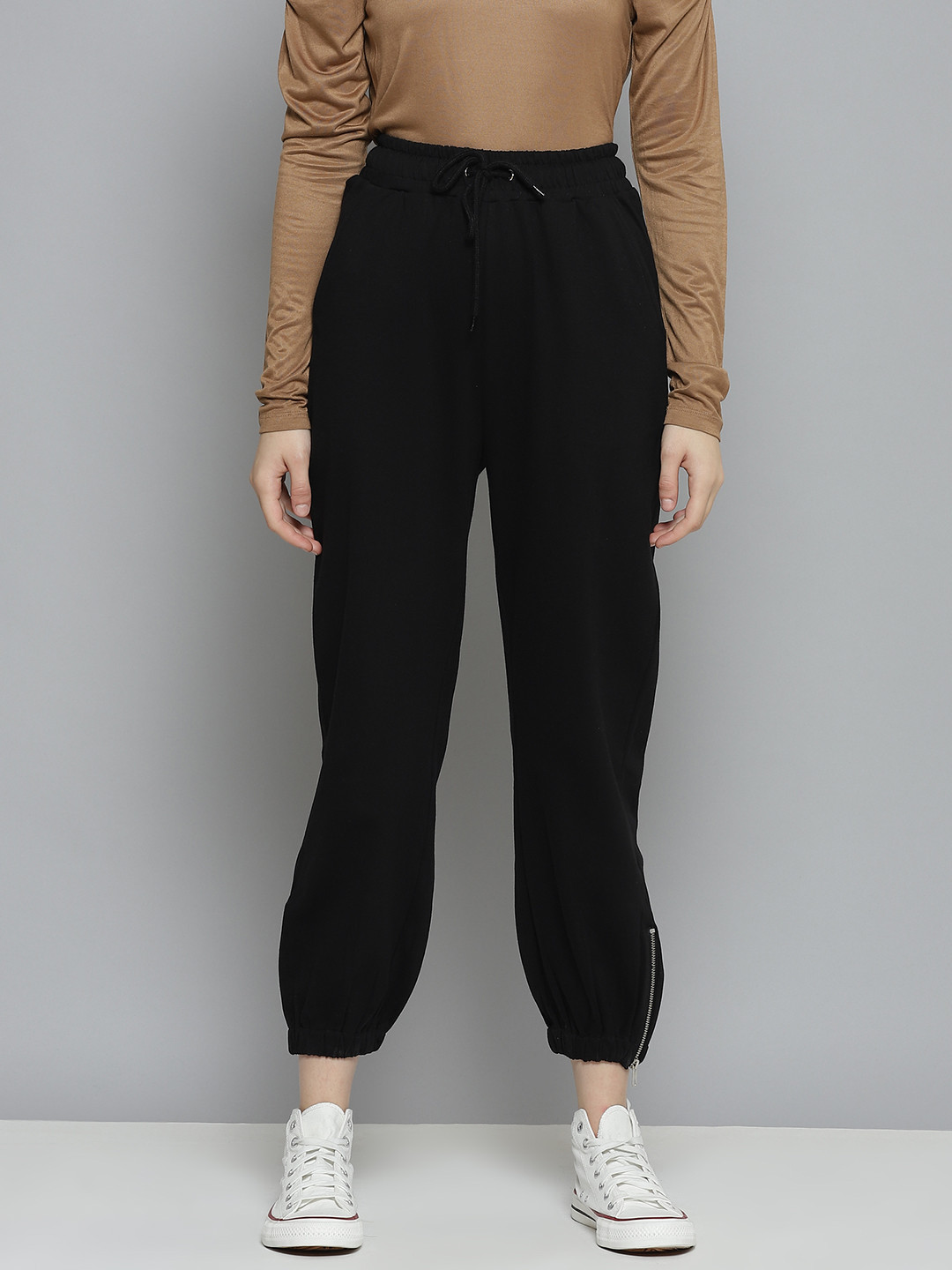 

VividArtsy Women Black Slim Fit Solid Joggers