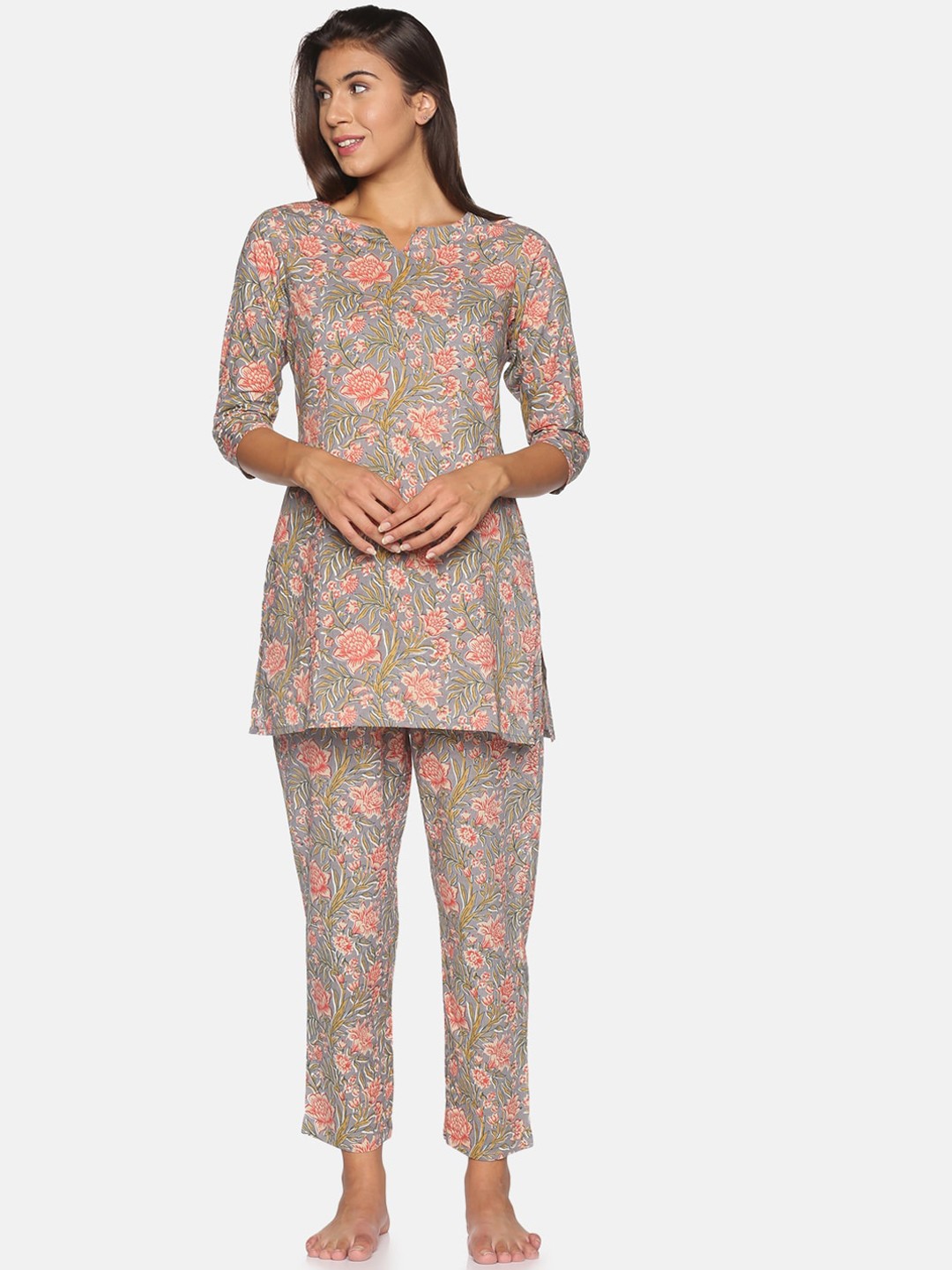 

Palakh Women Grey Pure Cotton Floral Printed Night Suit