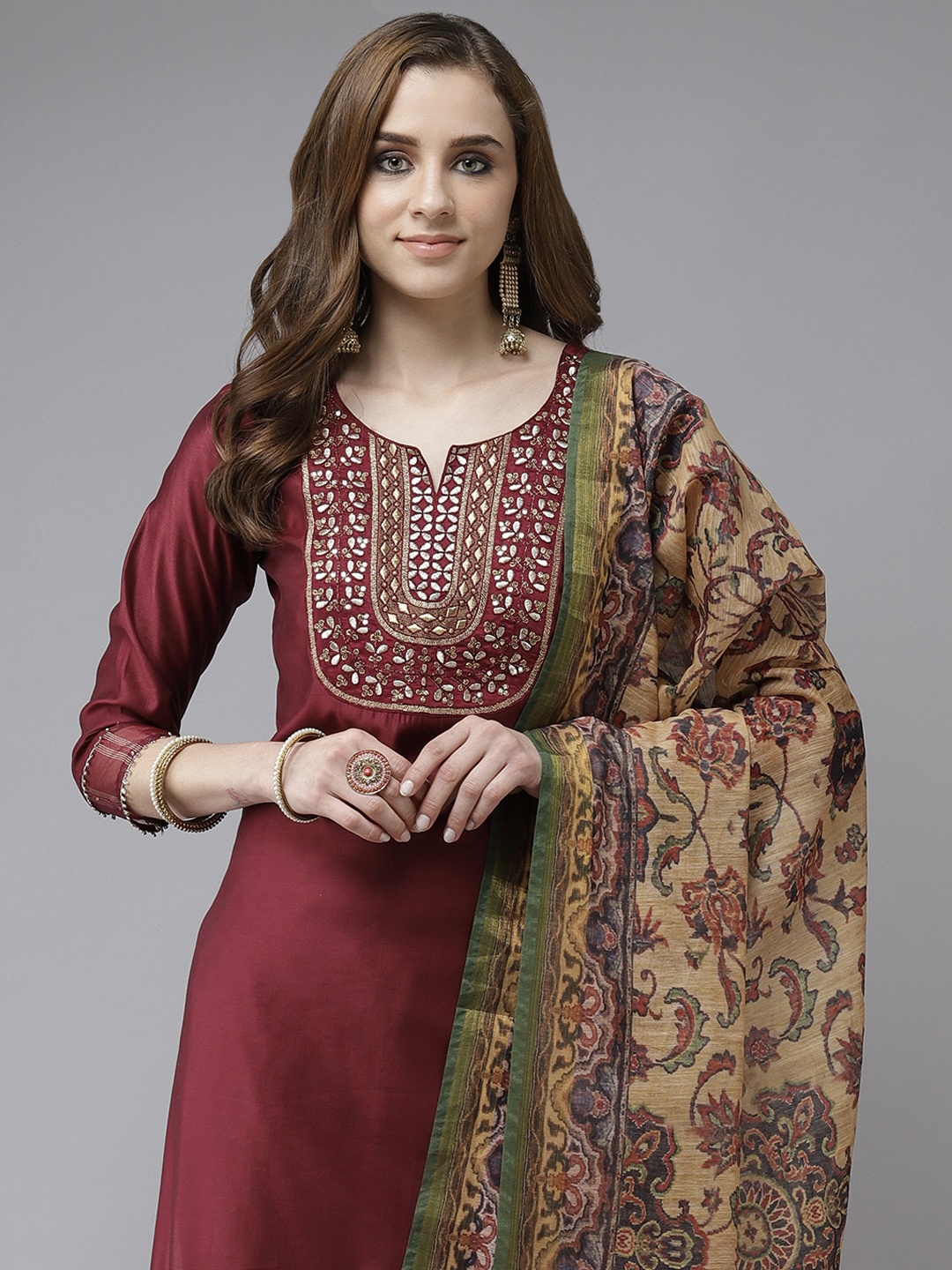 

Indo Era Women Burgundy & Golden Ethnic Motifs Embroidered Thread Work Kurta Set