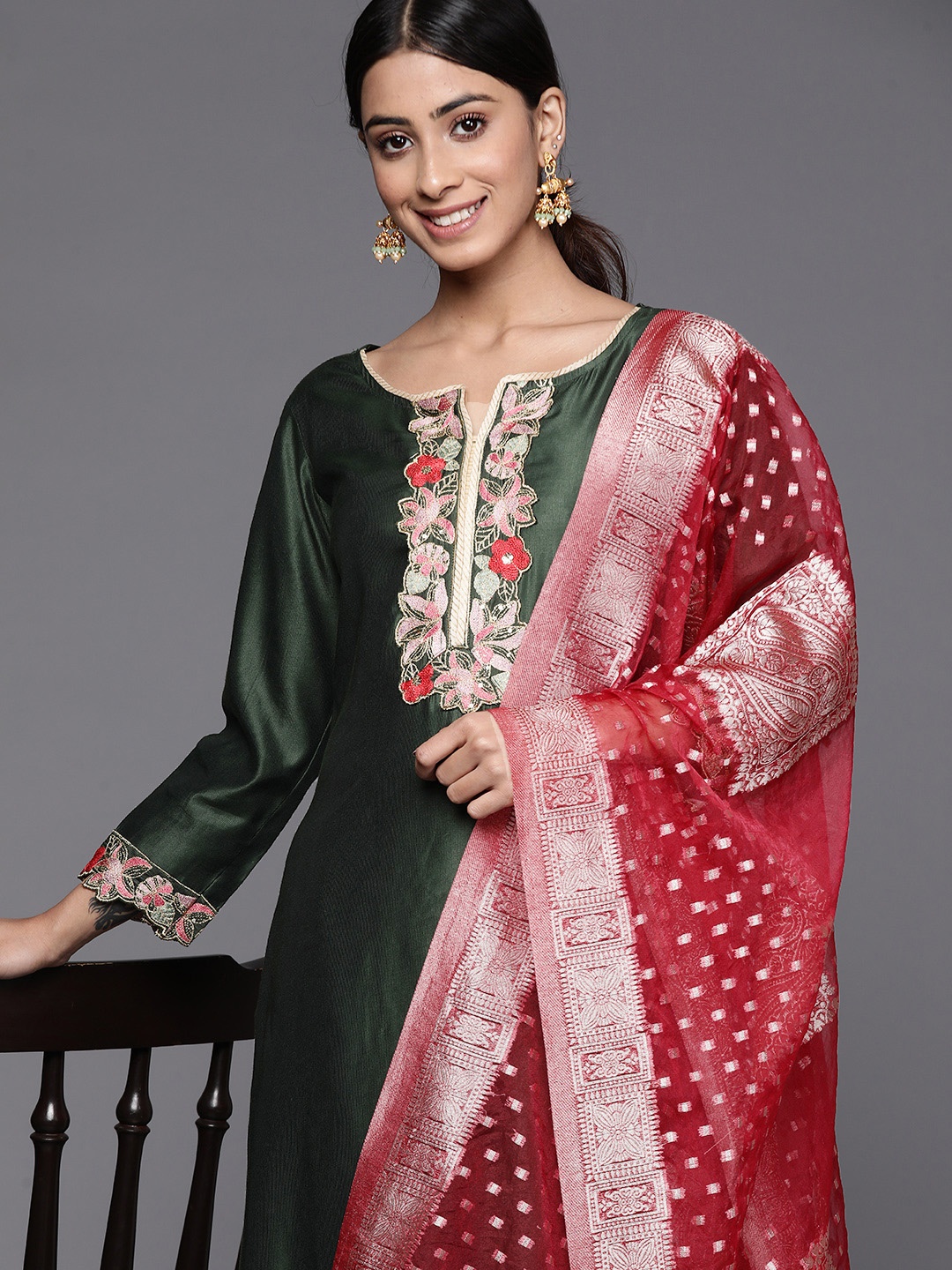 

Indo Era Floral Embroidered Sequinned Liva Kurta with Trousers & With Dupatta, Green